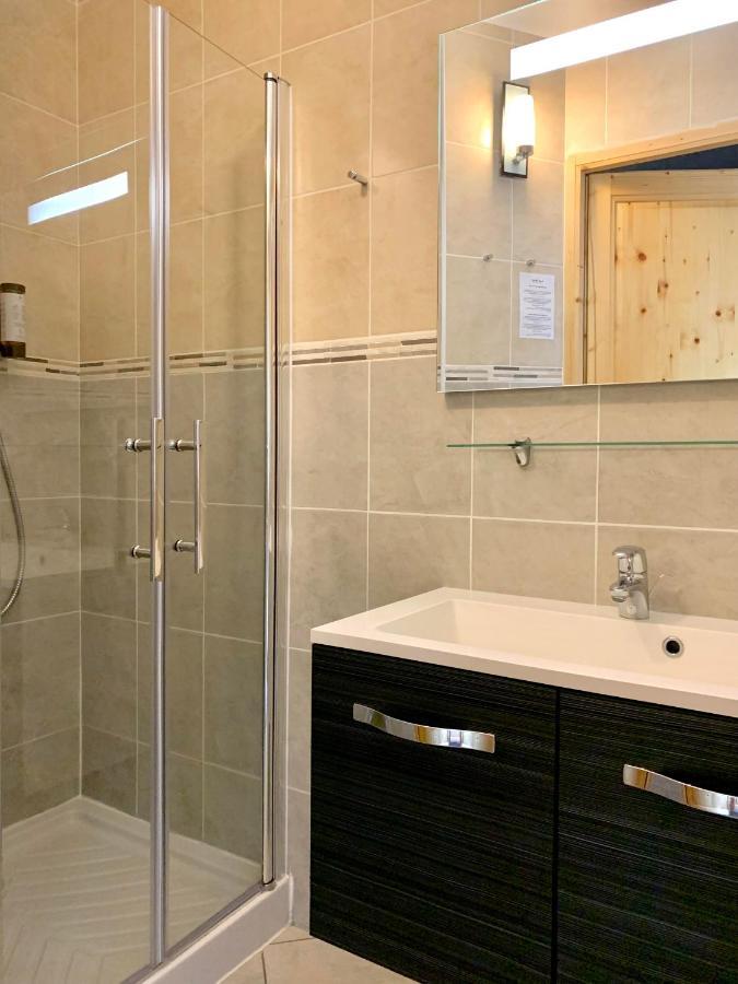 Hotel Lac Bleu 1650 Сен-Франсуа-Лоншам Екстер'єр фото