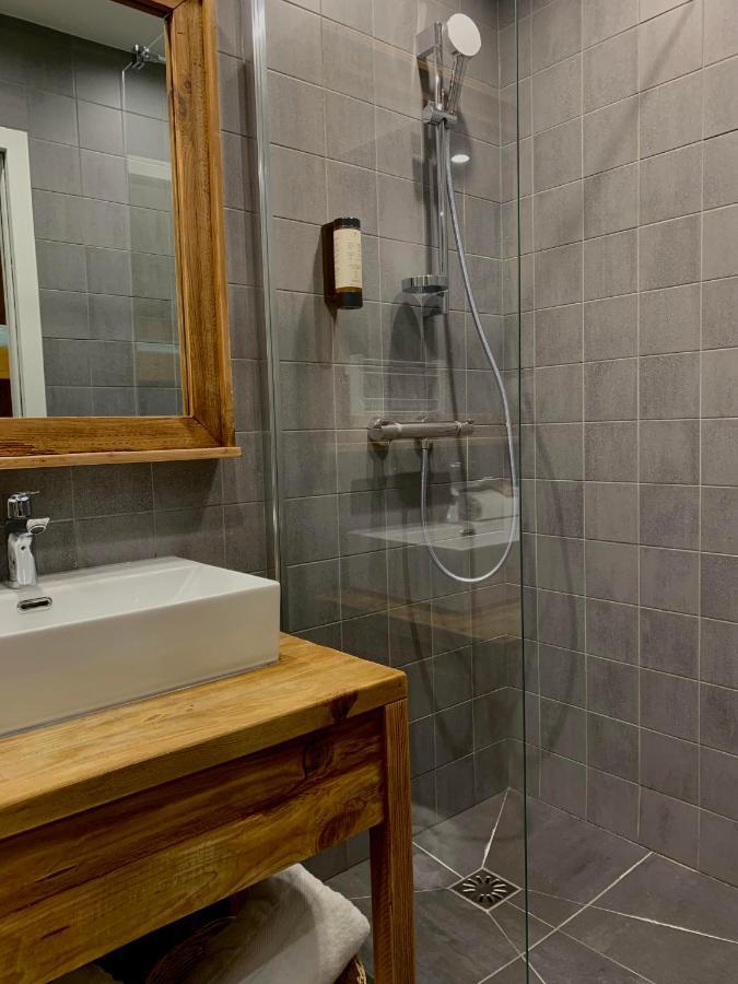 Hotel Lac Bleu 1650 Сен-Франсуа-Лоншам Екстер'єр фото